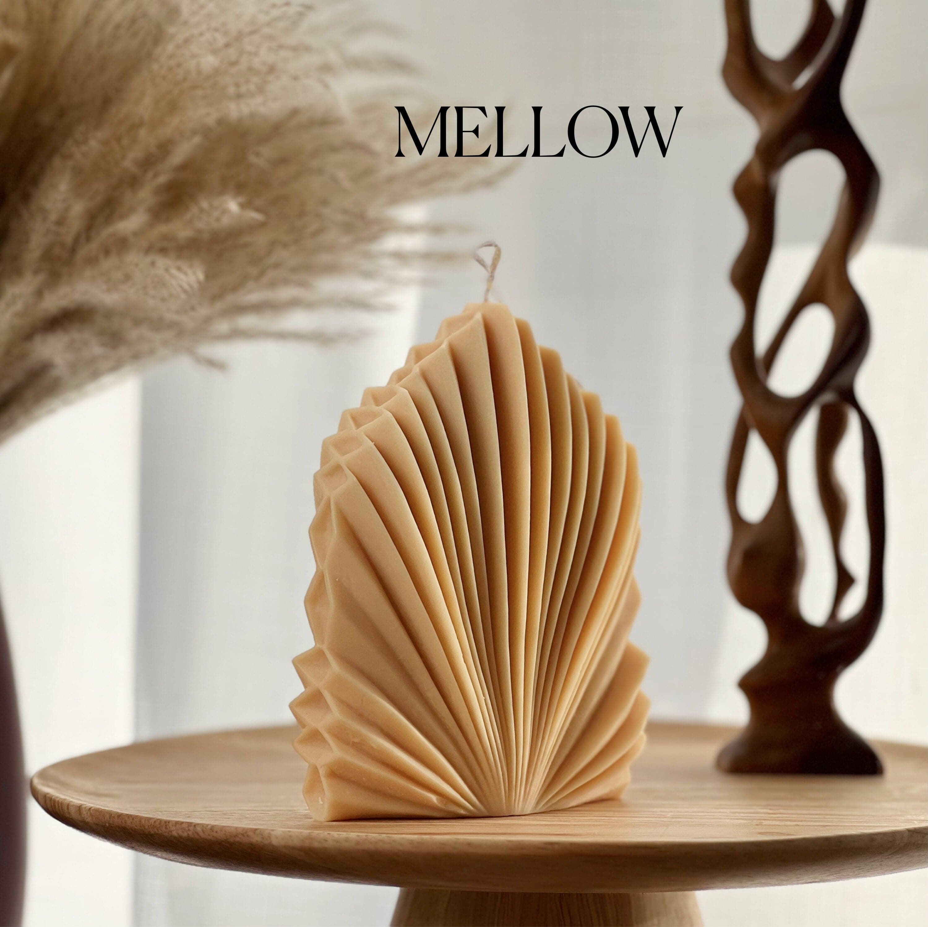 Sculptural Palm Leaf Candle - HartCentered