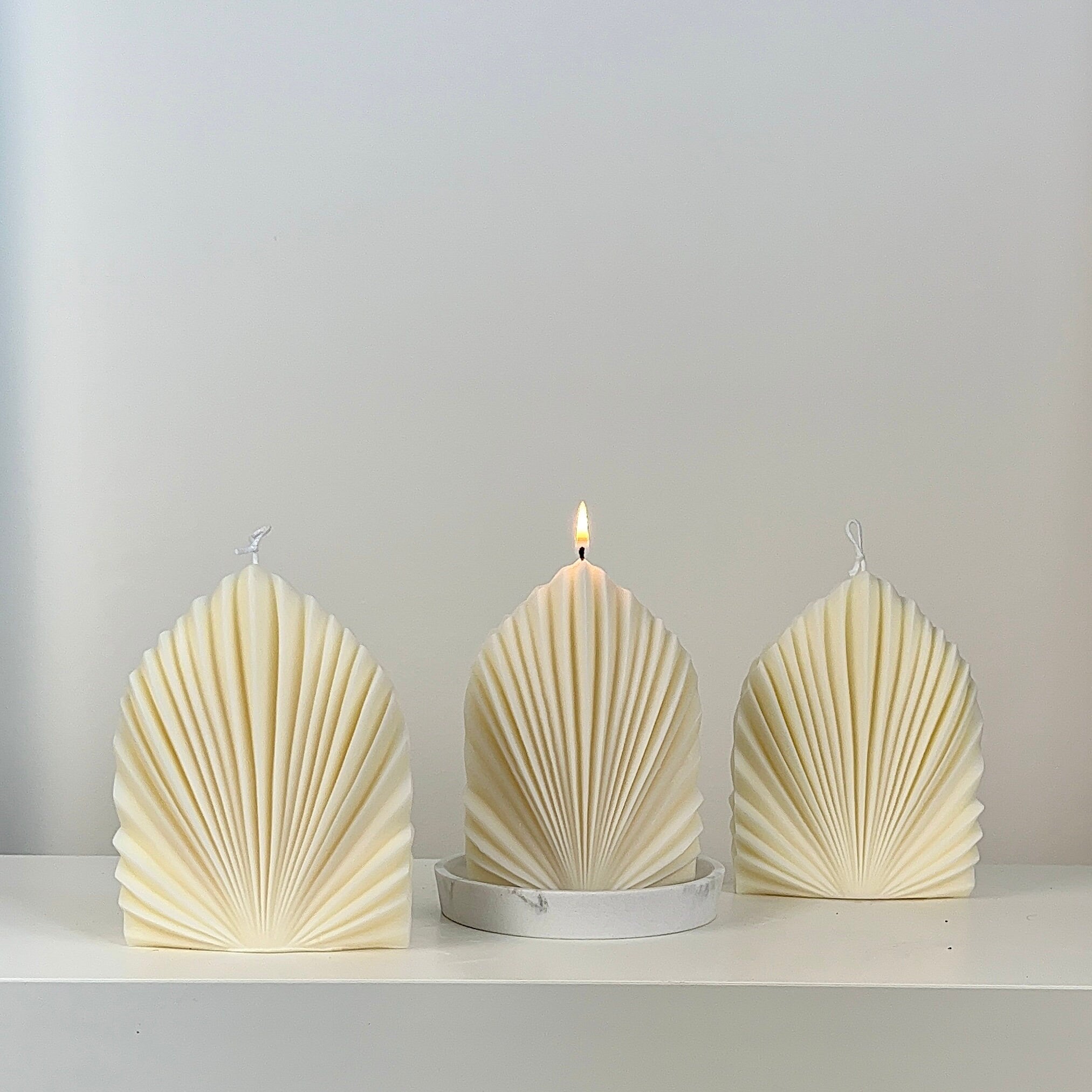 Sculptural Palm Leaf Candle - HartCentered