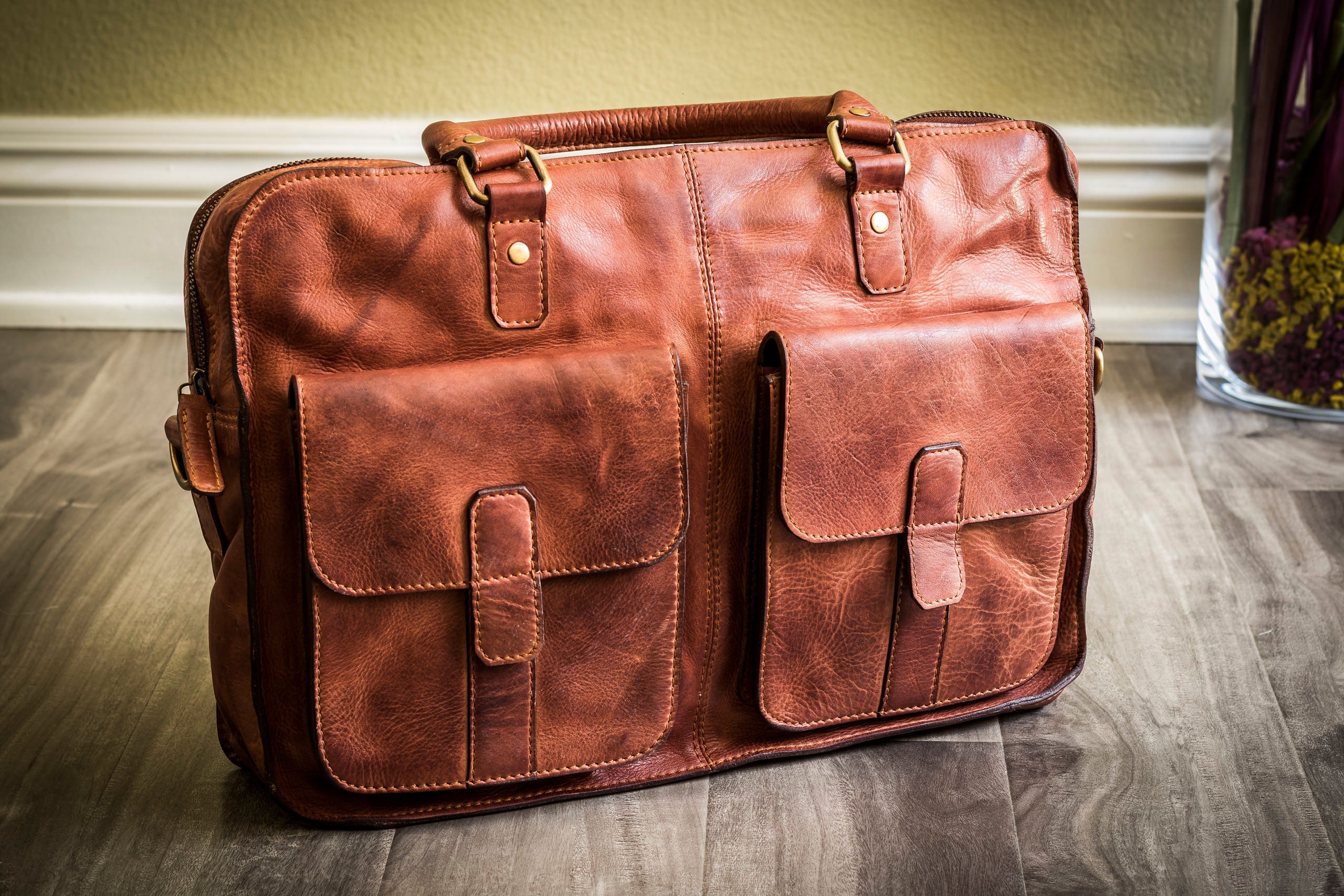 Commuter Briefcase | Genuine Washed Leather - HartCentered