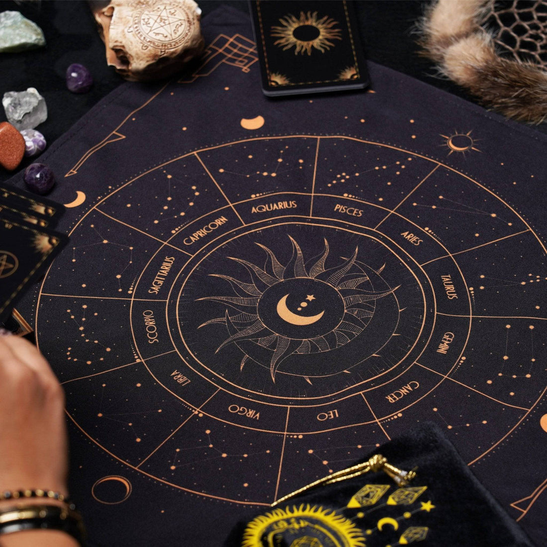 Tarot Cloth | Black &amp; Gold