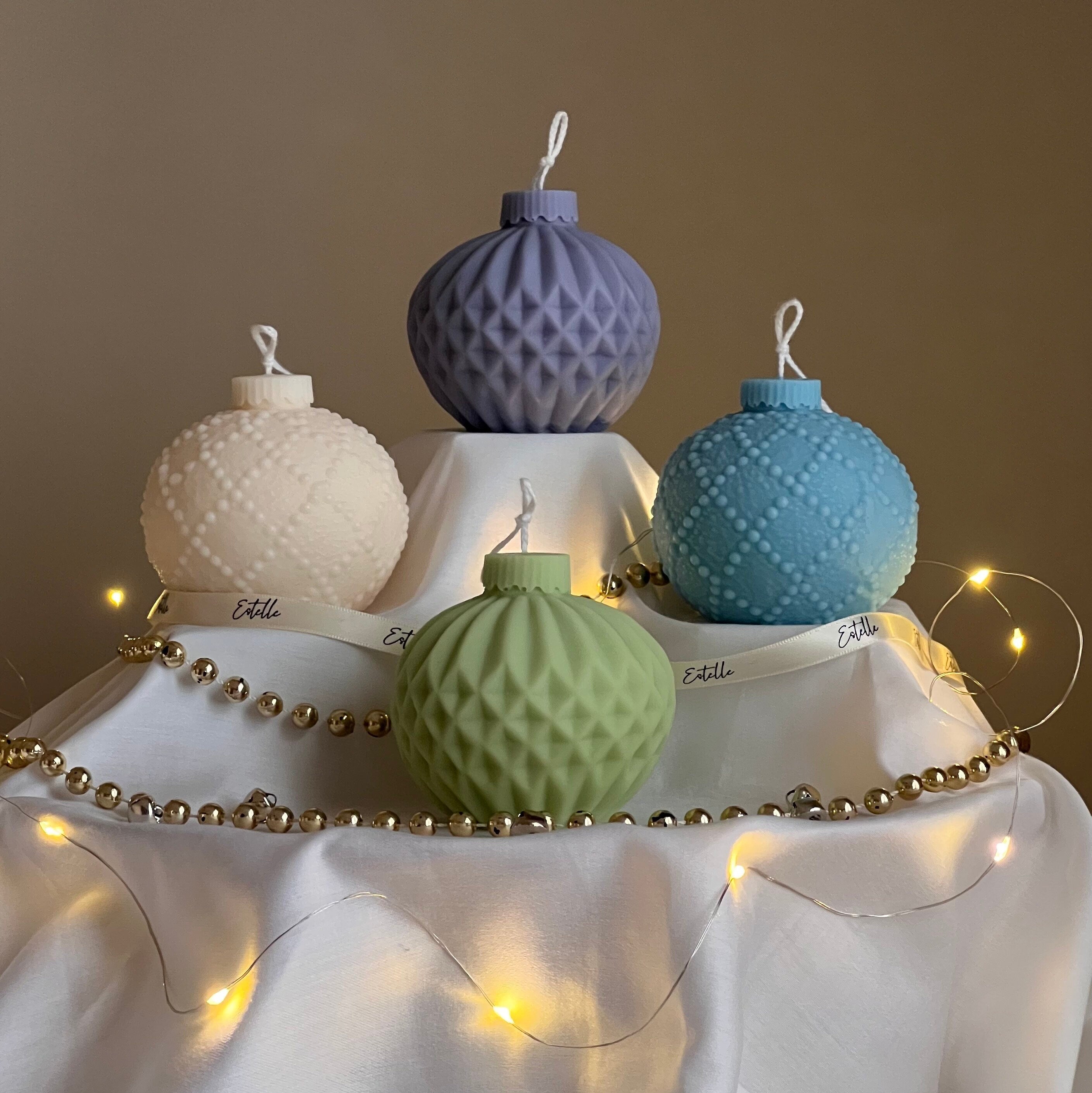 Christmas Bauble Candle - HartCentered