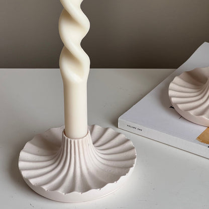 Round Elegant Candlestick Holder-3