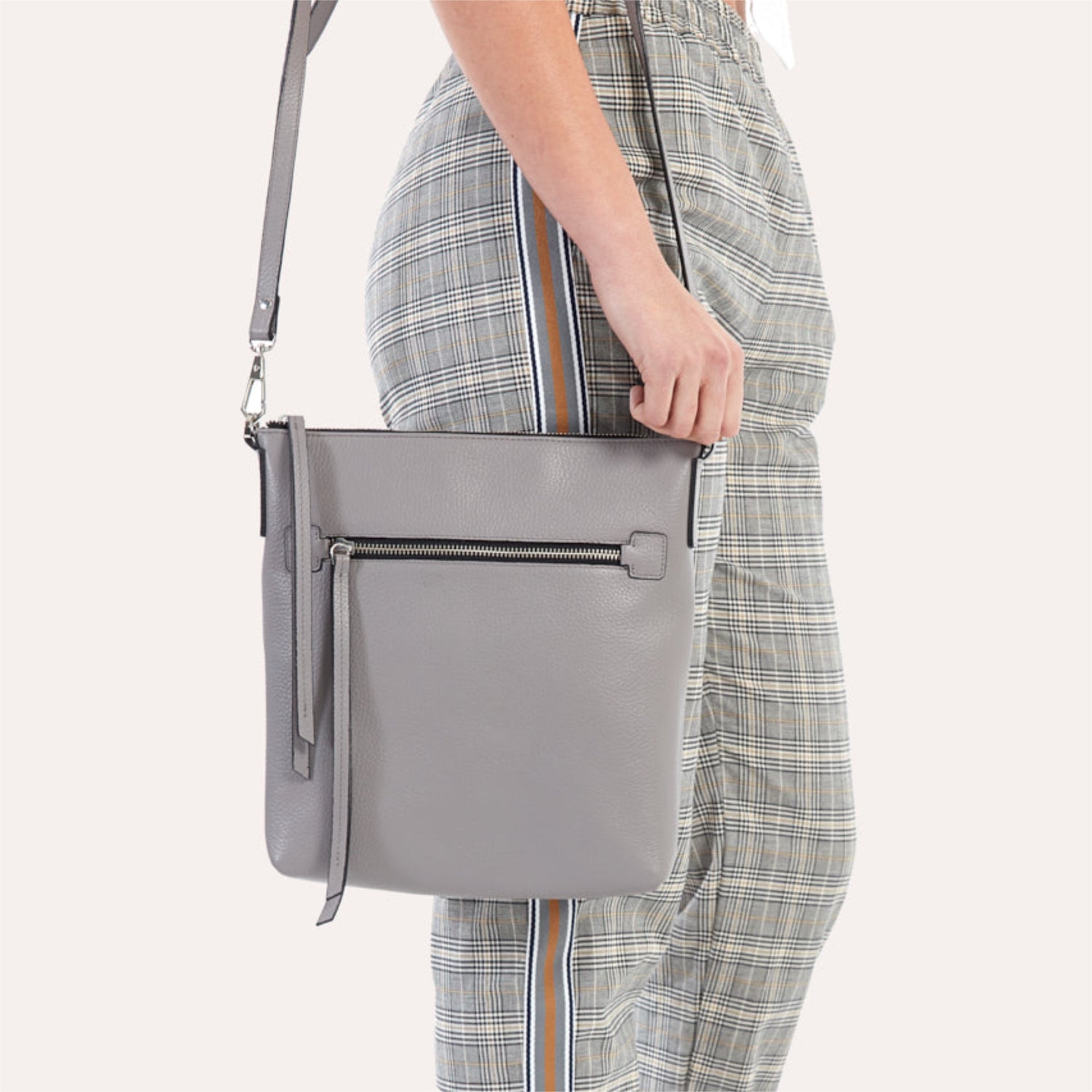 Pebble Crossbody - HartCentered