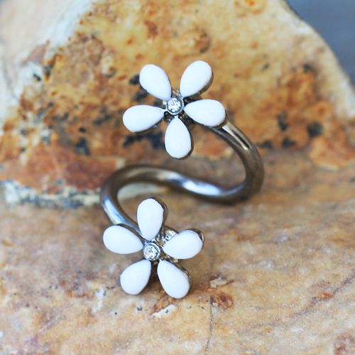 316L Stainless Steel White Wild Flower Twist Cartilage-1